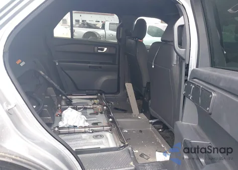 2021 Ford Police Interceptor z USA, uszkodzony, nr VIN 1FM5K8AB2MGA41818